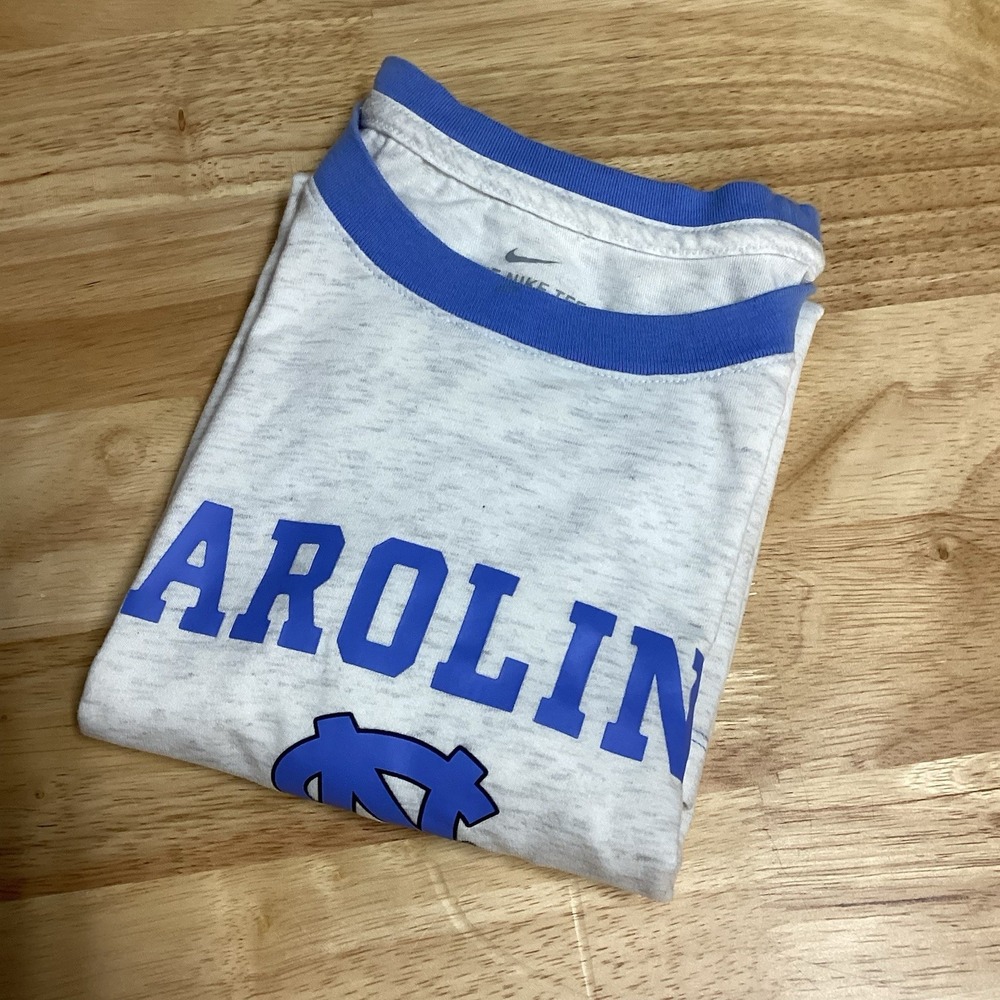 Ladies Nike North Carolina Tarheels Short Sleeved Ring or Tee Medium‎